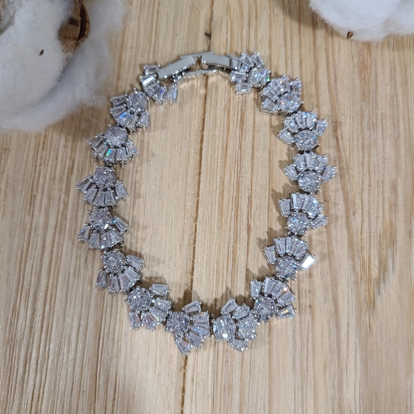 🩶🩶NEW🩶🩶EXQUISITE!! CZ BRACELET IN SILVER 🩶🩶 - Picture 16 of 16